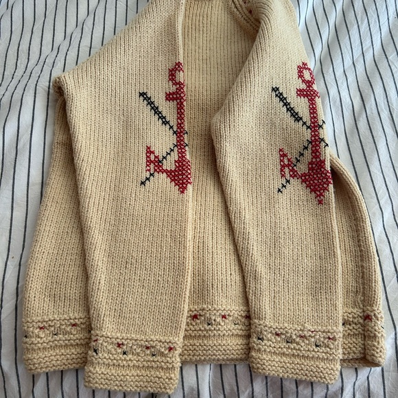 Original Portugal Povoa de Varzim wool sweater.  Excellent vintage condition. - Picture 7 of 7